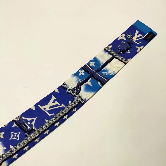 Louis Vuitton Monogram Silk Bandeau Scarf - Picture 9 of 9